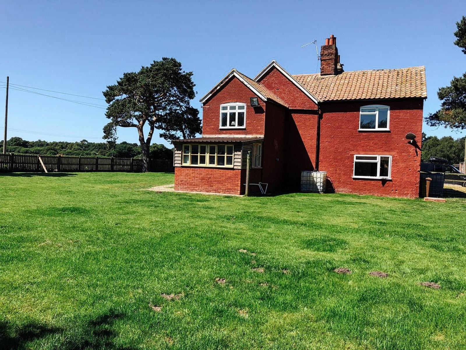 The Lodge Walberswick Room photo